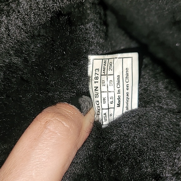 Ugg Bailey three button mid calf boot black suede faux fur lined genuine leather - Picture 9 of 10